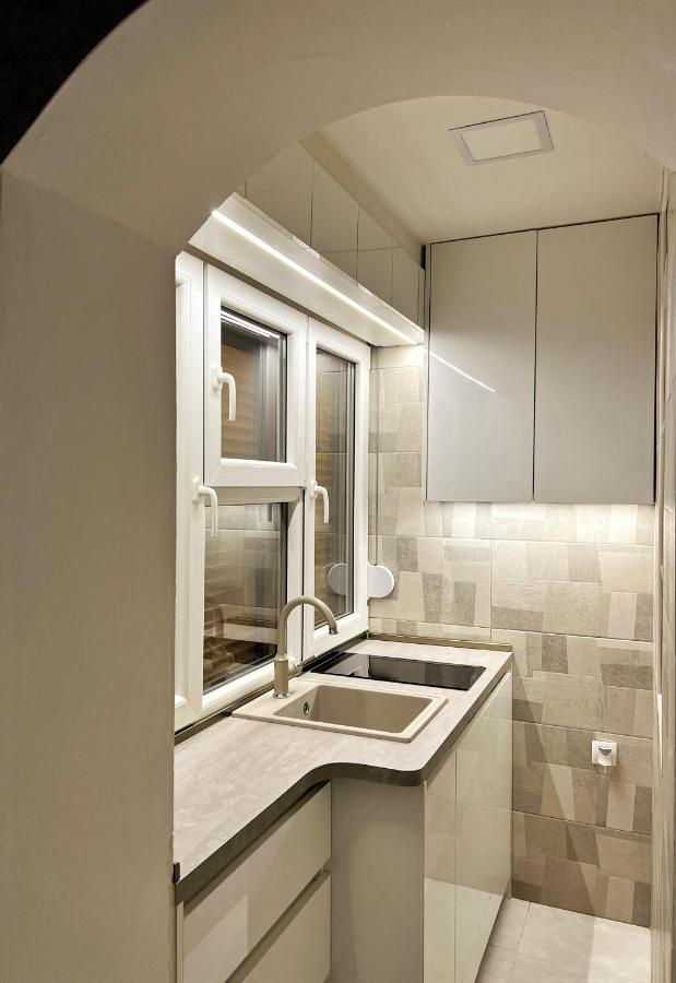 Center Deluxe Studio Apartment Niksic Ngoại thất bức ảnh
