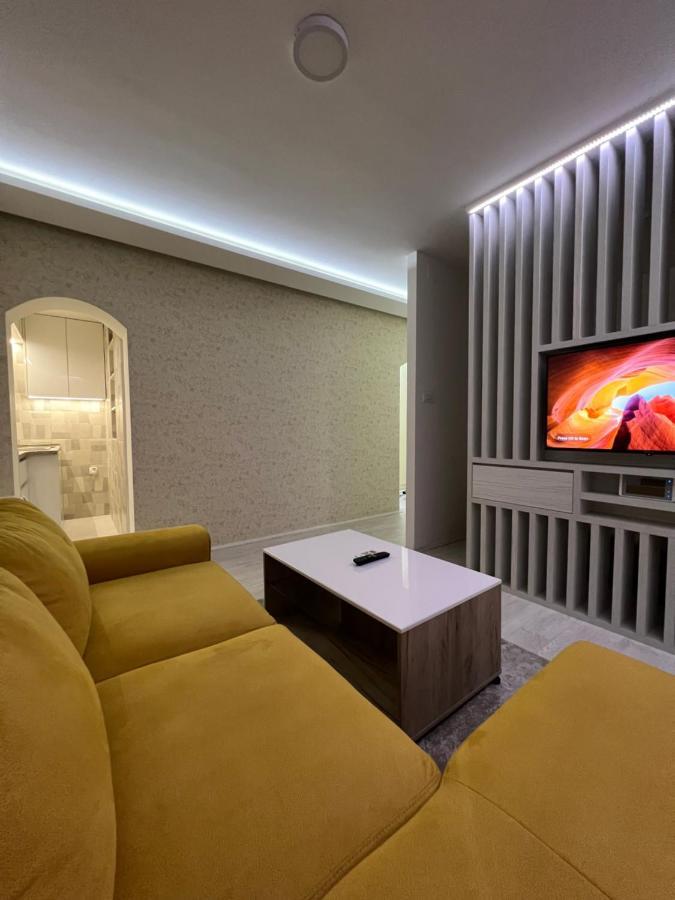 Center Deluxe Studio Apartment Niksic Ngoại thất bức ảnh